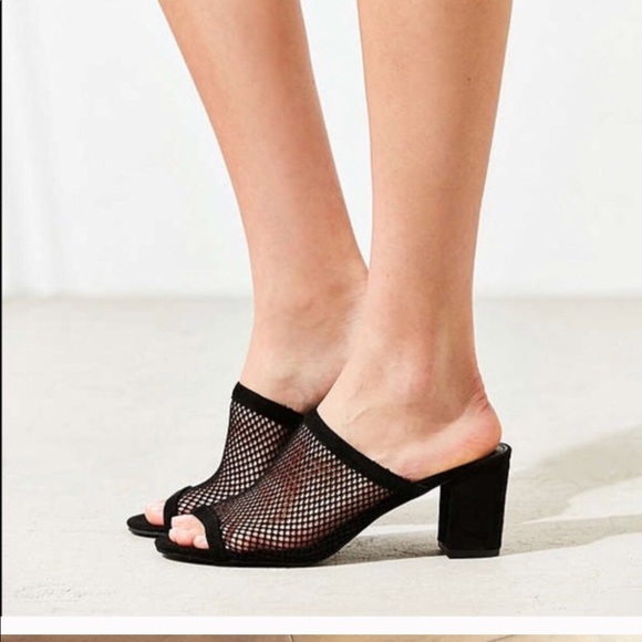 Fishnet mules - Picture 2 of 2